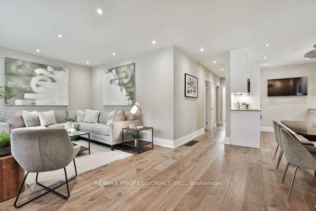17 Loney Avenue, Toronto, ON M3L 1G4