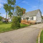 989 Pelham Avenue, Mississauga, ON L5E 1L1