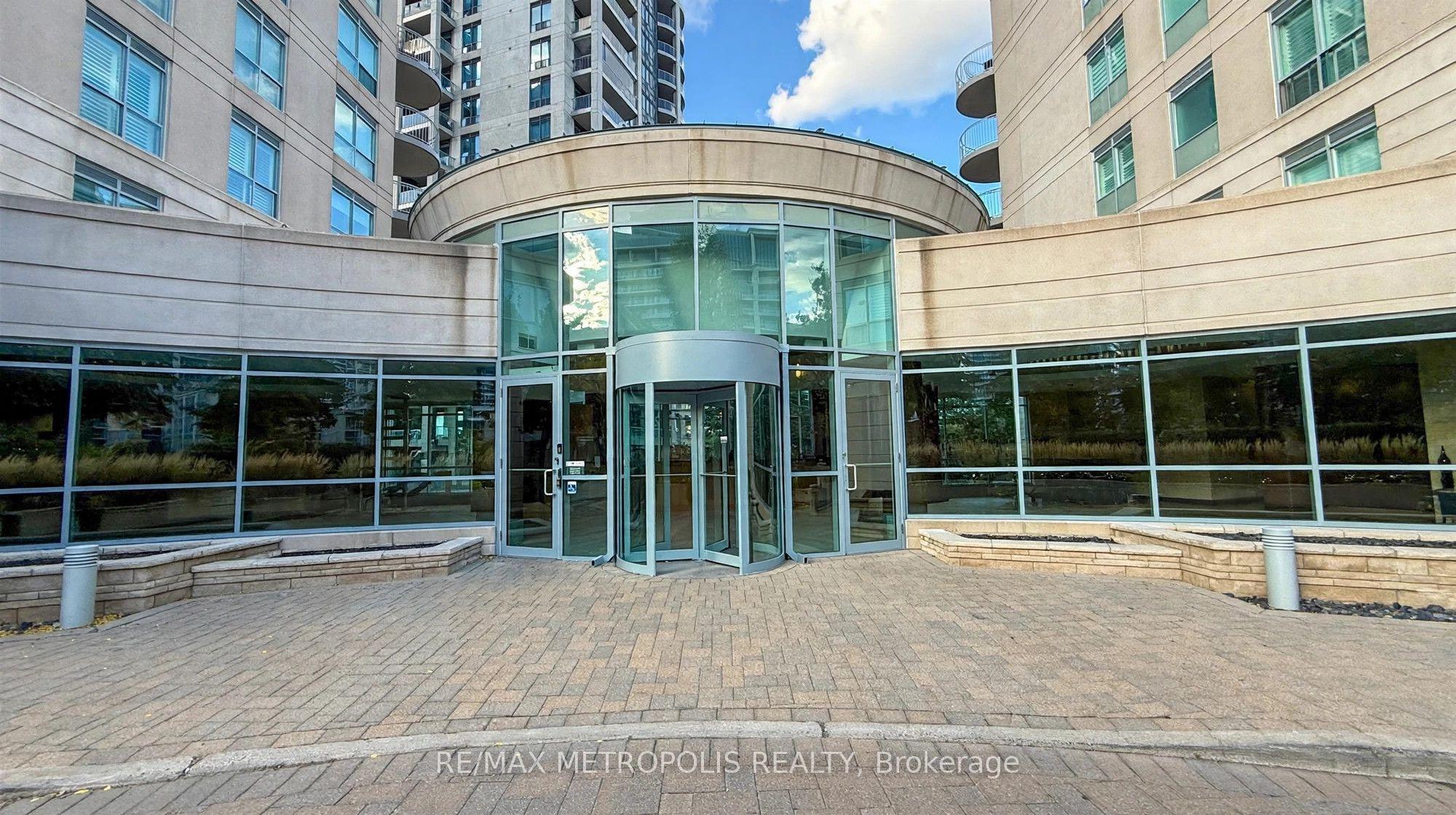 2111 Lake Shore Boulevard W 816, Toronto, ON M8V 4B2