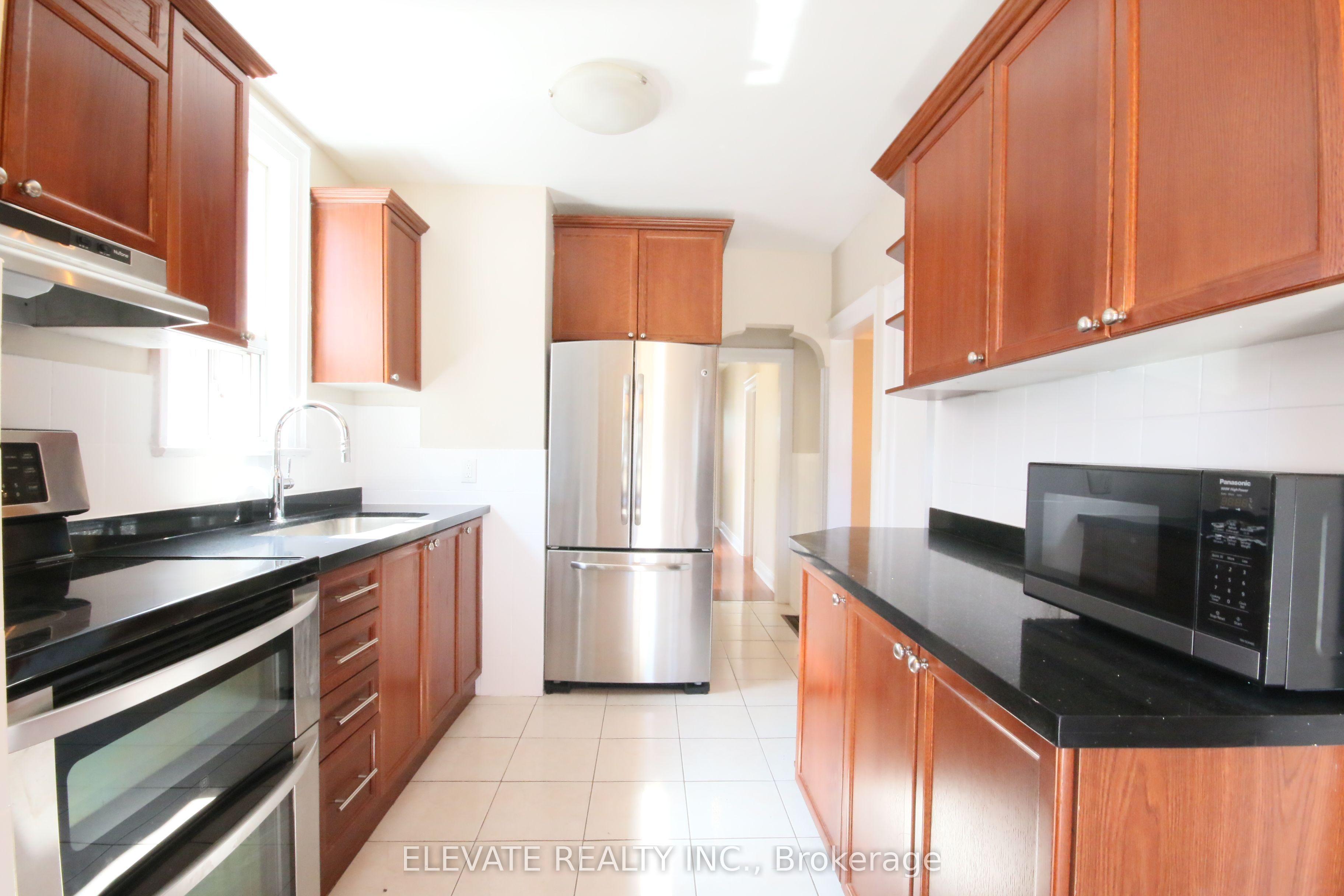 66 Hartley Avenue Main, Toronto, ON M6E 4E8