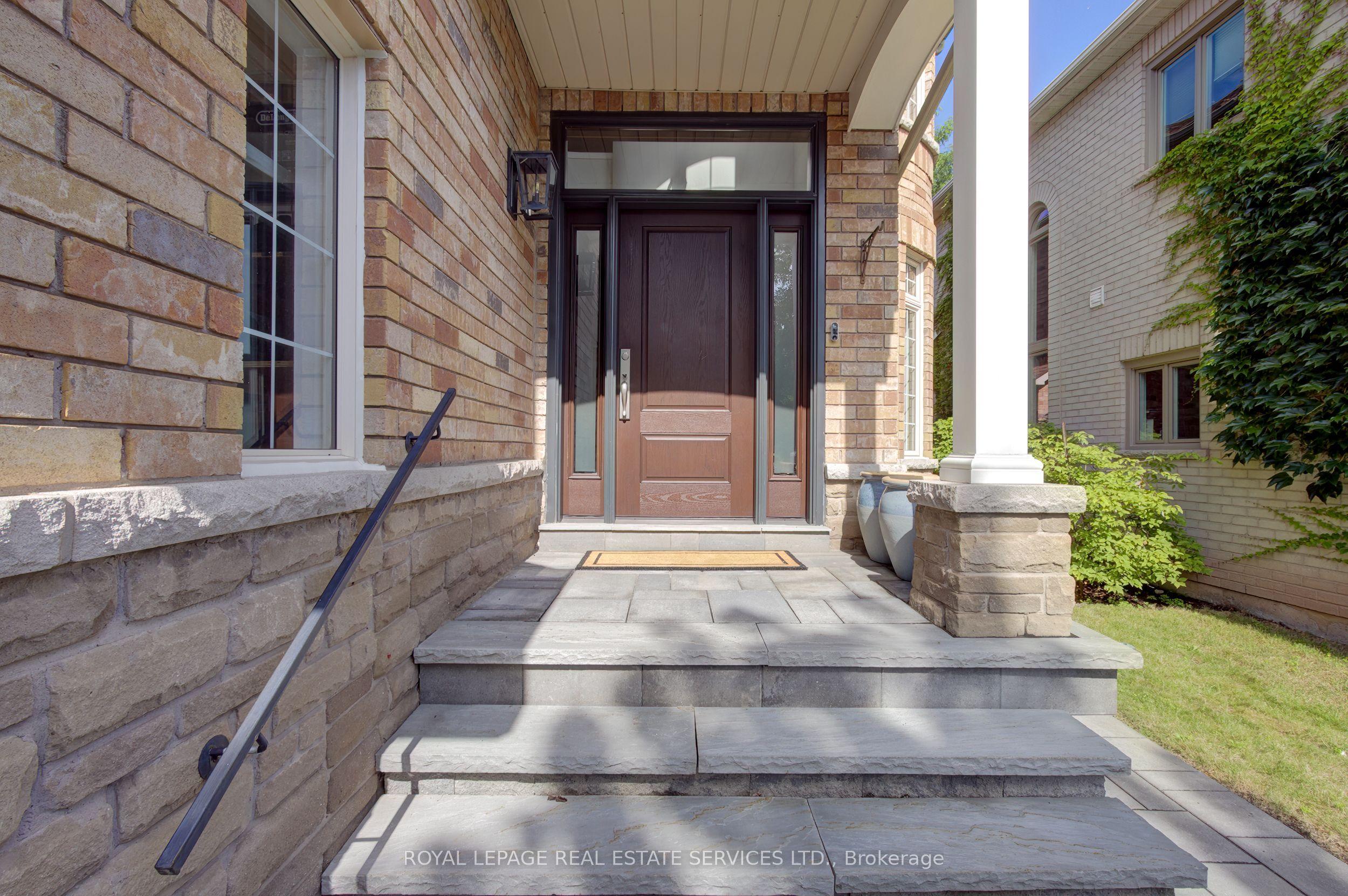2329 Glenfield Road, Oakville, ON L6M 3V1