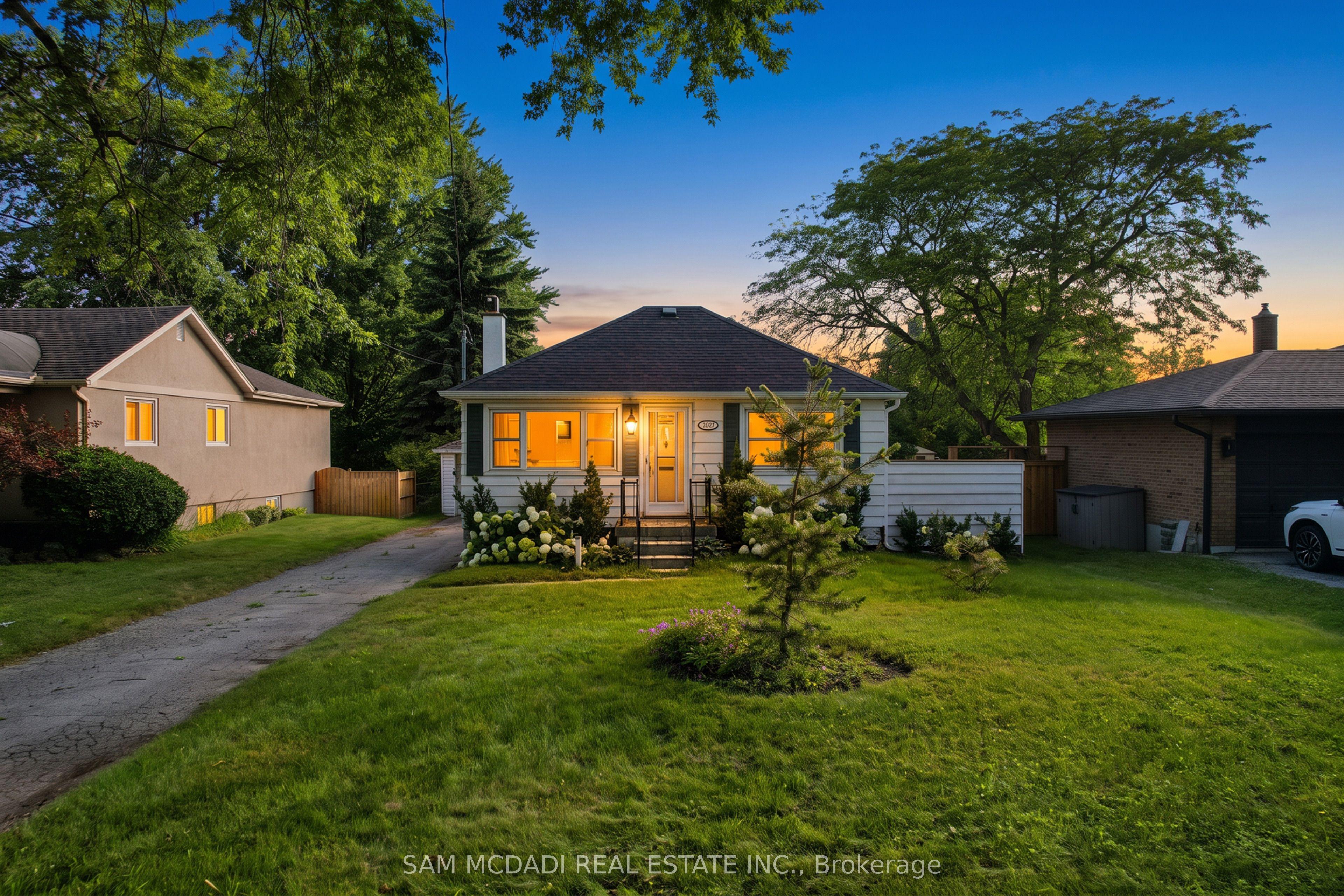 1088 Cherriebell Road, Mississauga, ON L5E 2R3
