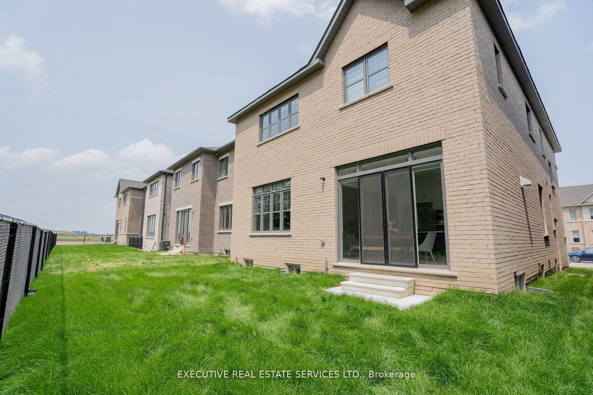 158 Petch Avenue, Brampton, ON L7C 4L1