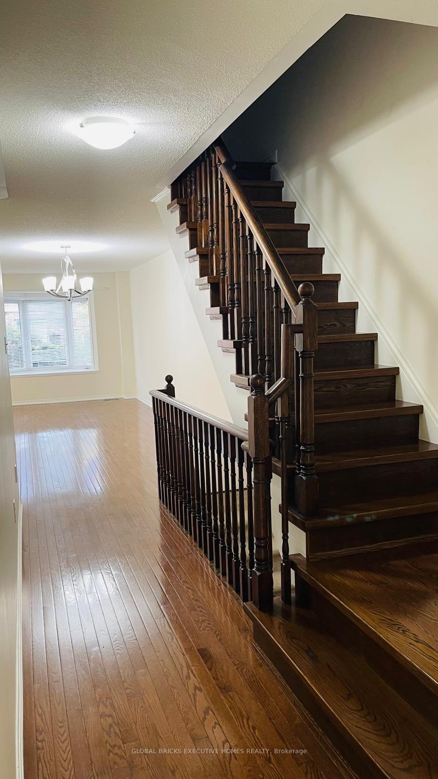5255 Palmetto Place 11, Mississauga, ON L5M 0H2