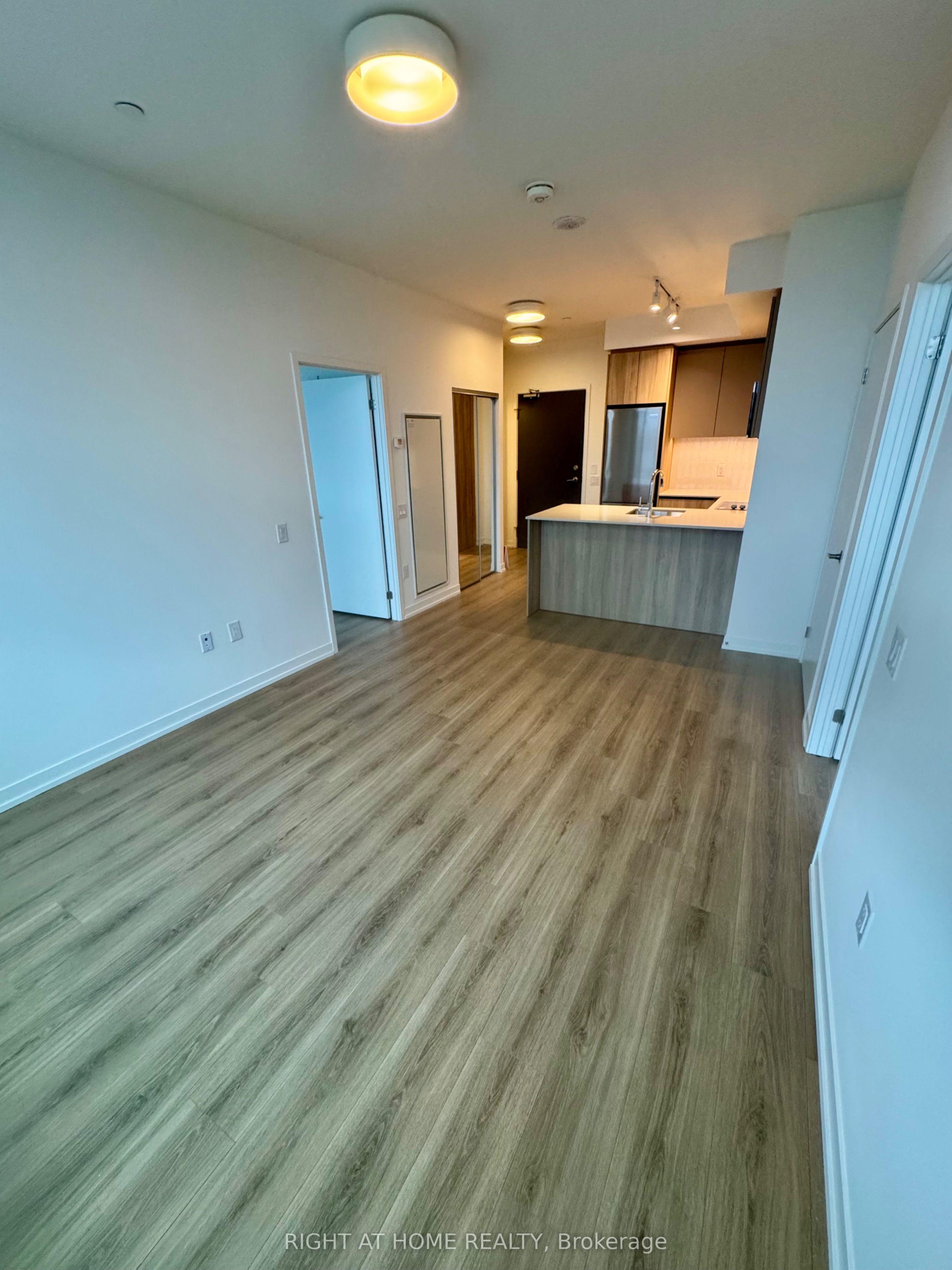 2485 Eglinton Avenue W Avenue 1501, Mississauga, ON L5M 2T1