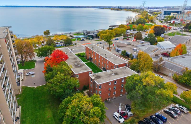 1351 Lakeshore Road 15, Burlington, ON L7S 1B1