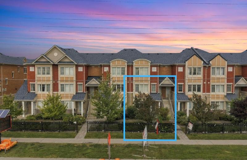 3975 Eglinton Avenue W 16, Mississauga, ON L5M 0E7
