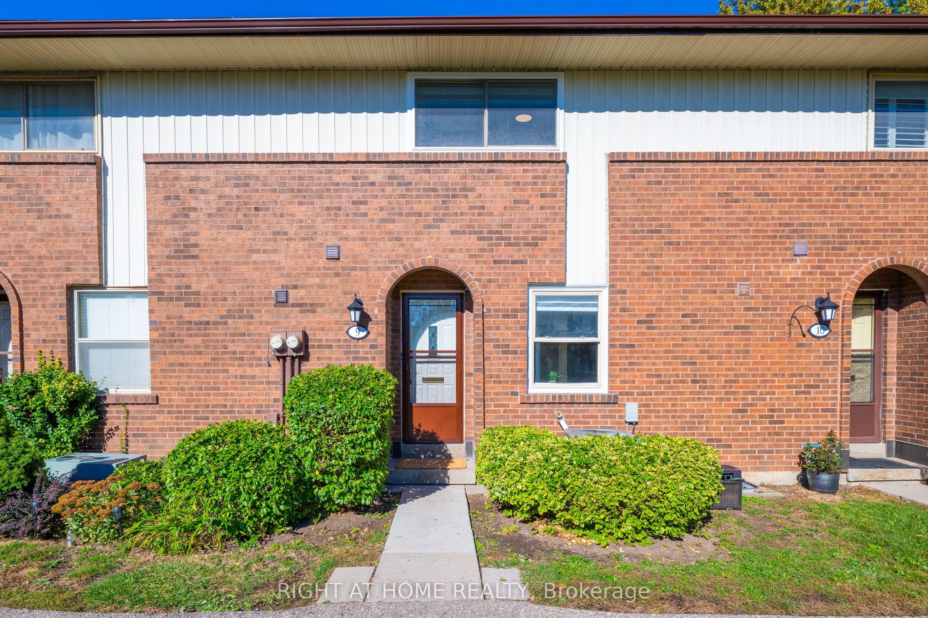3665 Flamewood Drive 9, Mississauga, ON L4Y 3P5