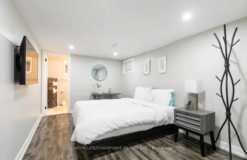 112 Springhurst Avenue BSMT, Toronto, ON M6K 1C1