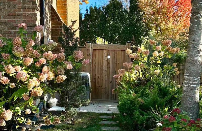 2100 Dunvegan Avenue, Oakville, ON L6J 6N5