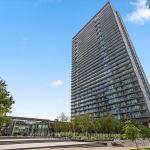 105 The Queens Way 3313, Toronto, ON M6S 5B5