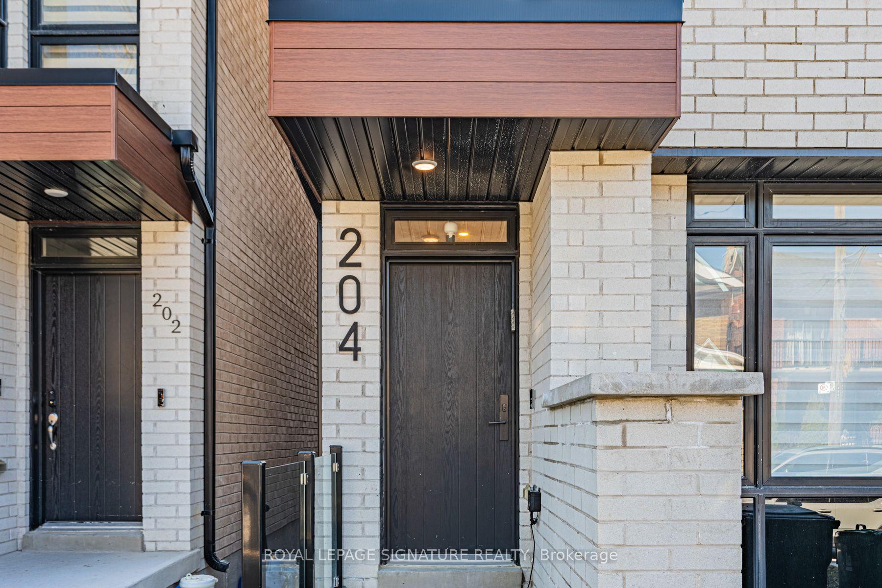 204 McRoberts Avenue, Toronto, ON M6E 0B2