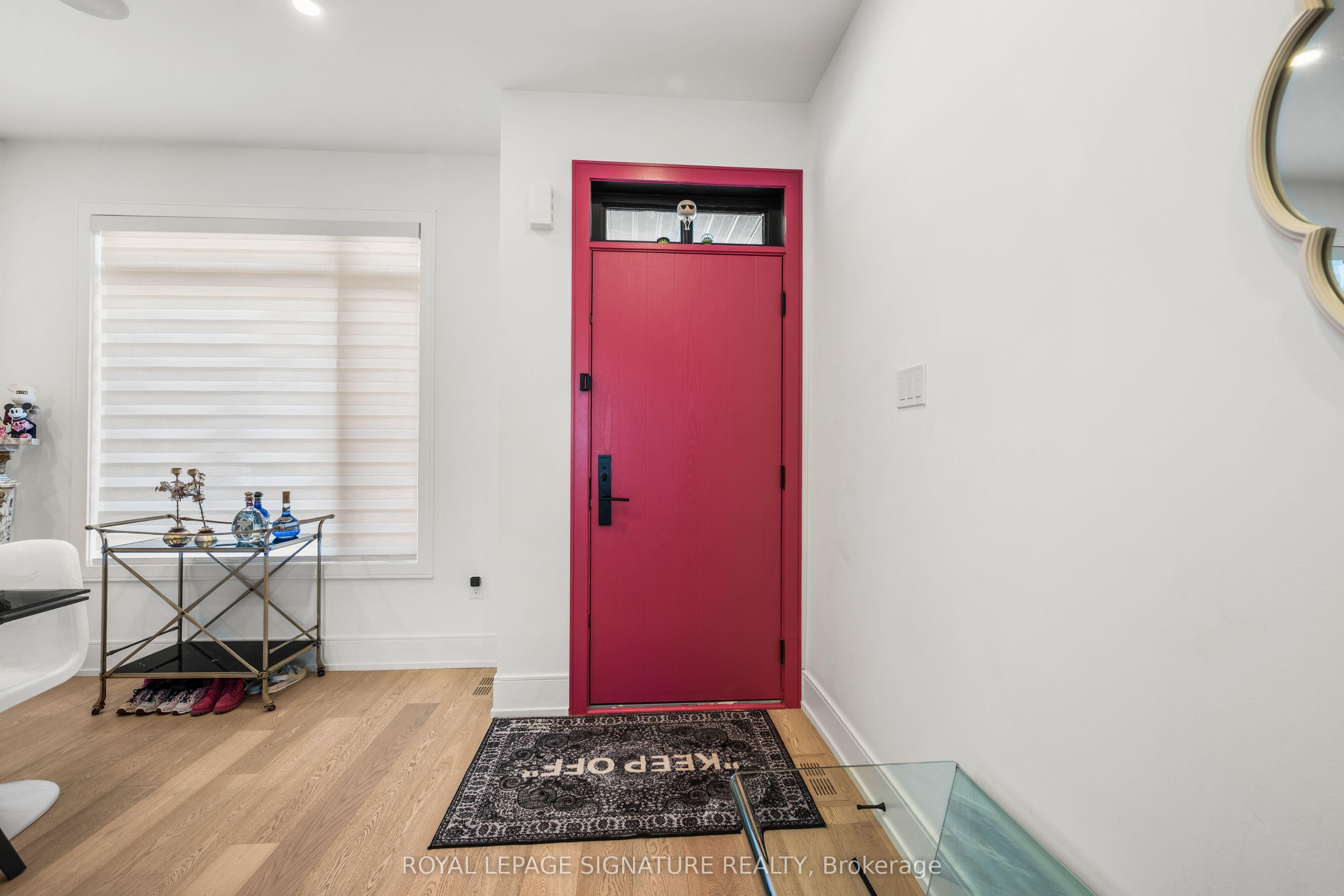 204 McRoberts Avenue, Toronto, ON M6E 0B2