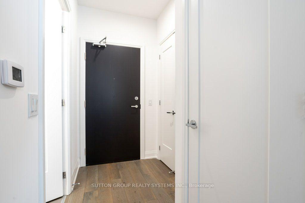 293 The Kingsway 207, Toronto, ON M9A 0E8