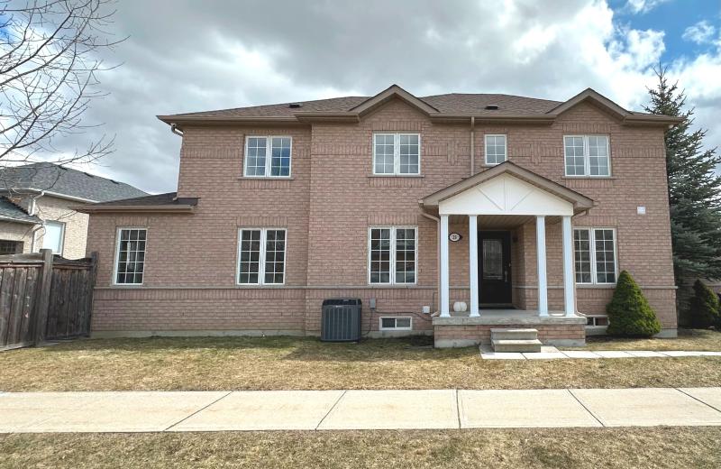 29 Ewart Street Main & 2nd, Caledon, ON L7E 2V4