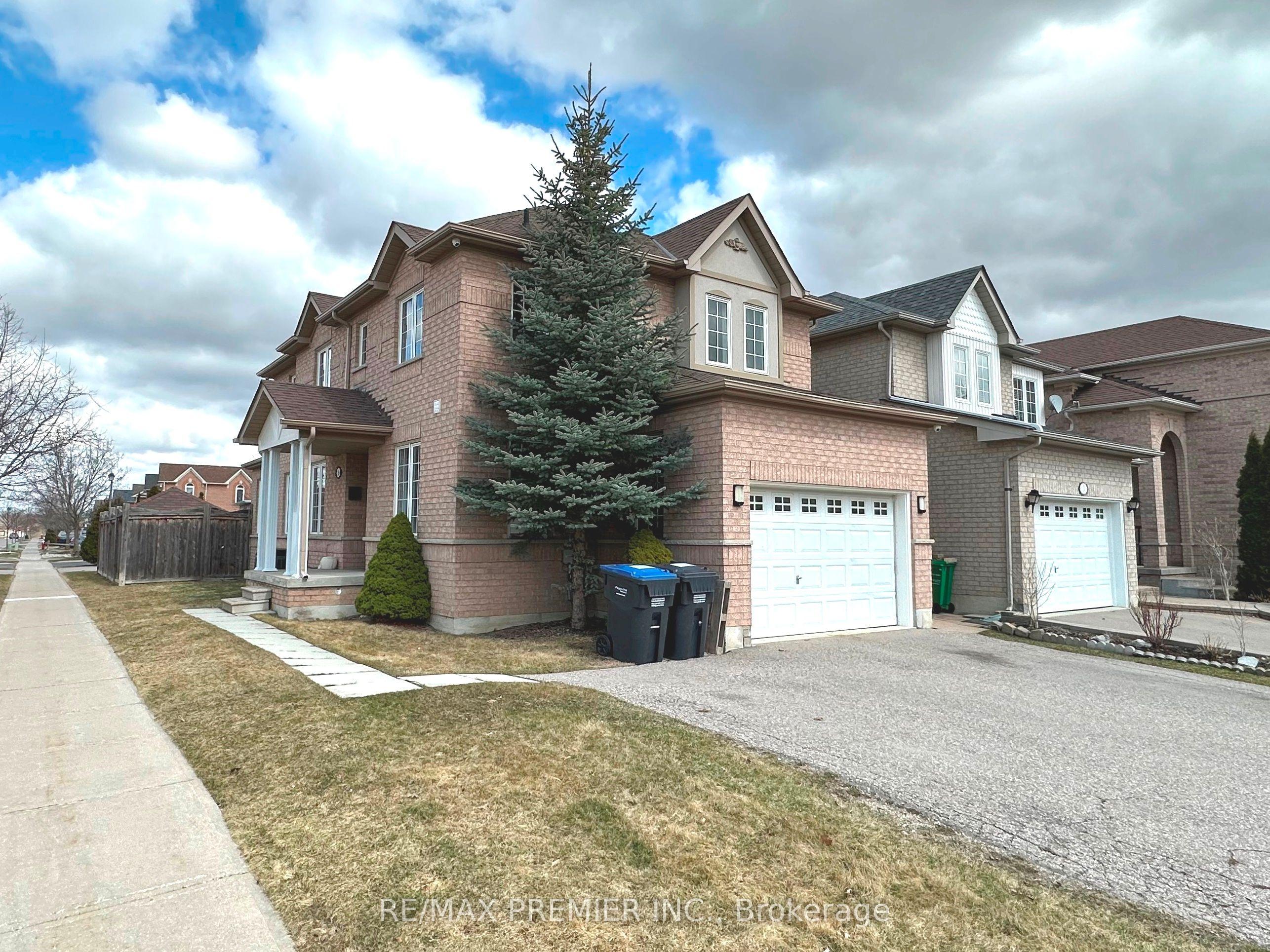 29 Ewart Street Main & 2nd, Caledon, ON L7E 2V4