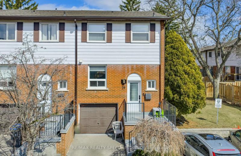 2445 Homelands Drive 25, Mississauga, ON L5K 2C6