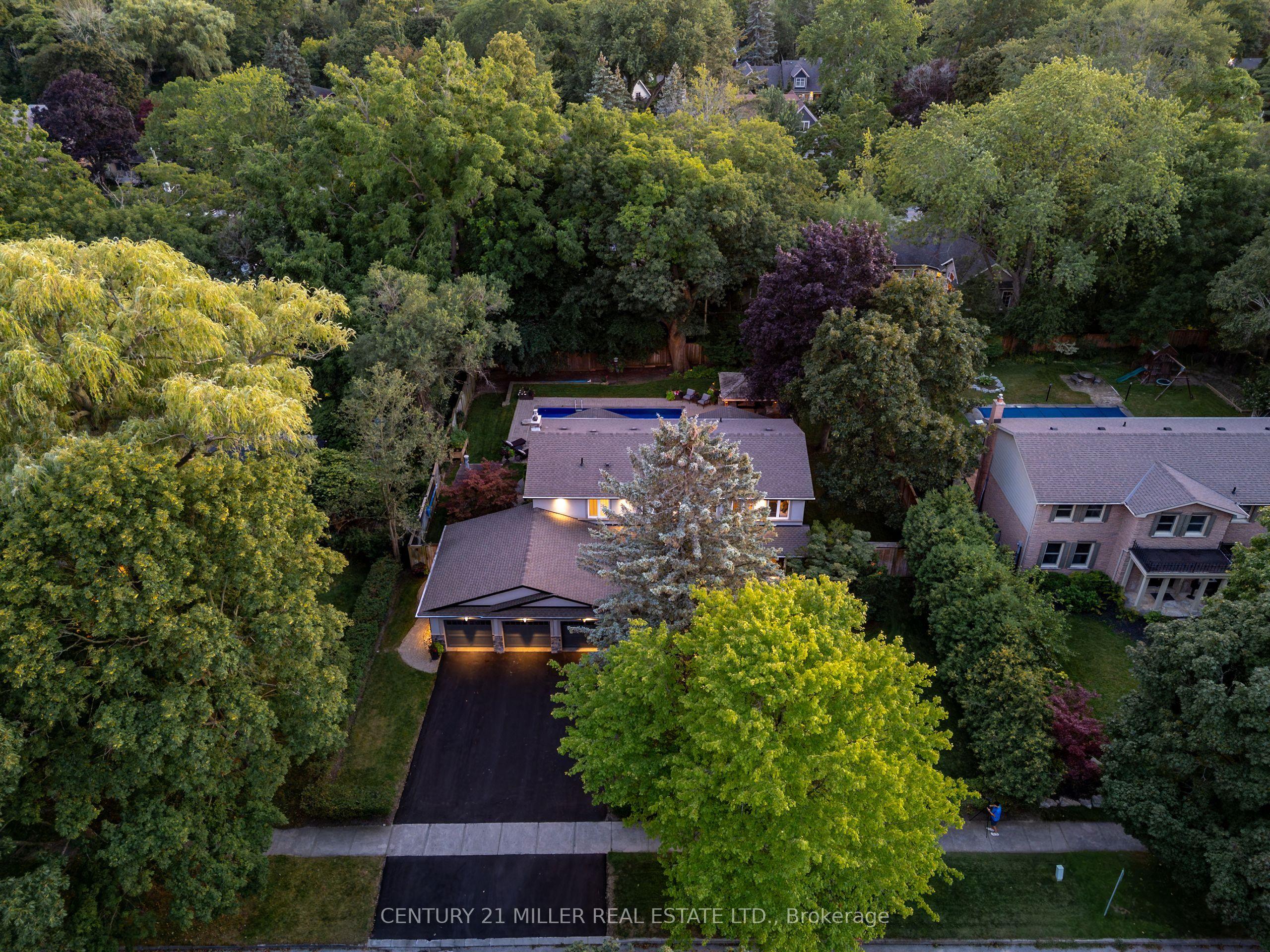 240 Colchester Drive, Oakville, ON L6J 5S5
