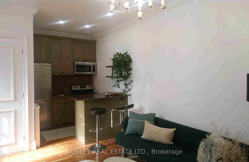 21 Lansdowne Avenue 2, Toronto, ON M6K 2V7