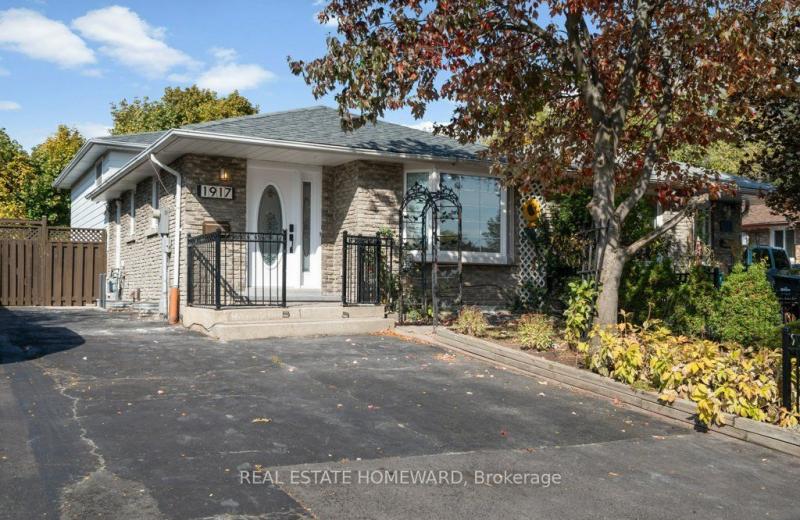 1917 Bonnymede Drive Main, Mississauga, ON L5J 1E2
