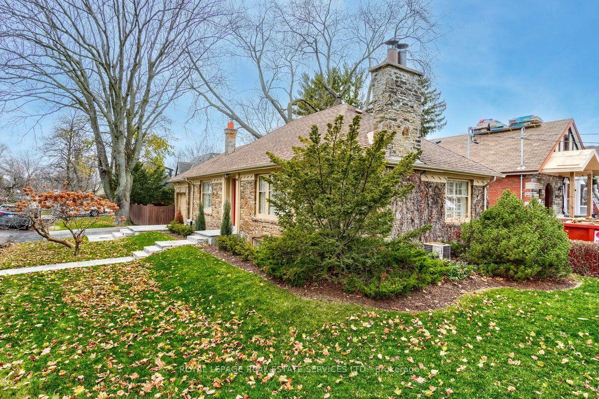 880 Royal York Road, Toronto, ON M8Y 2V6