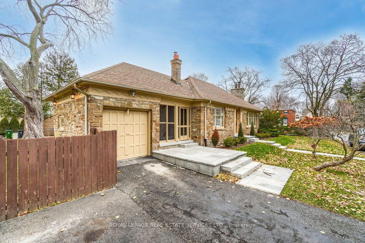 880 Royal York Road, Toronto, ON M8Y 2V6