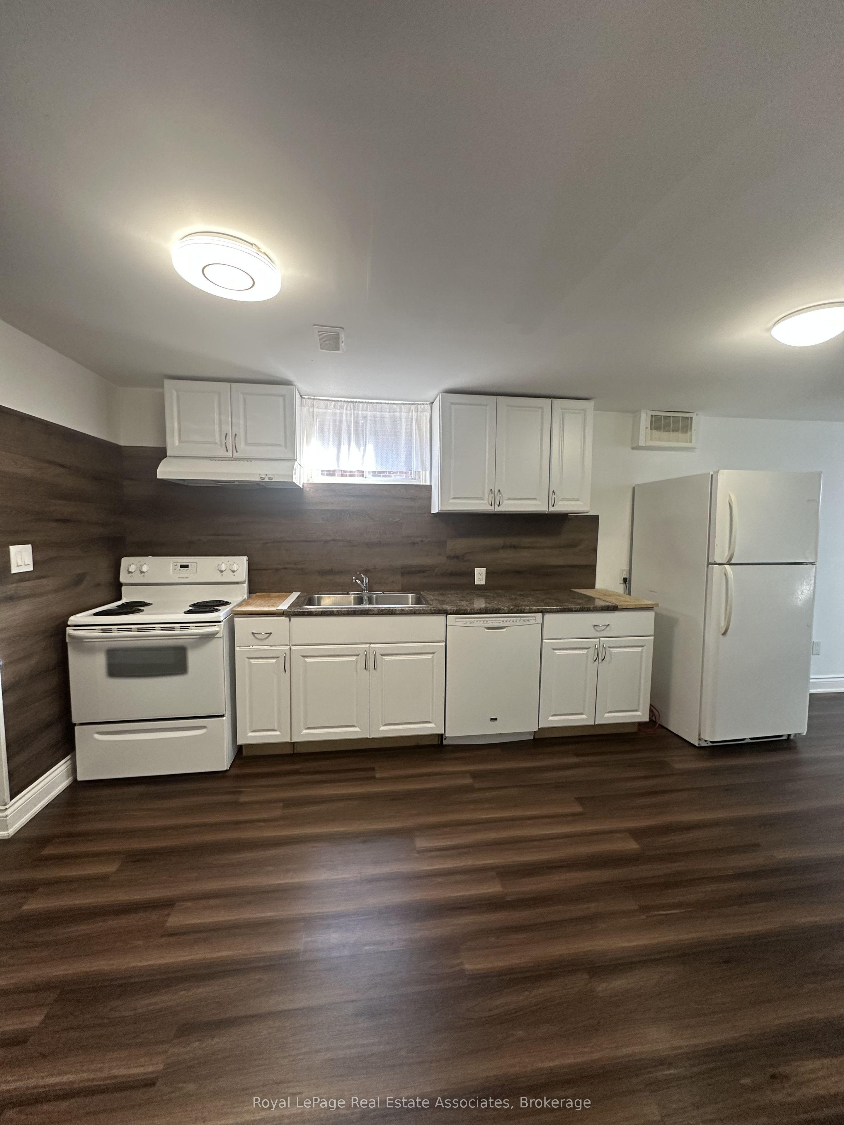 1590 Coram Crescent, Mississauga, ON L4X 1K9
