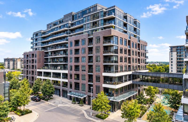 26 Gibbs Road 547, Toronto, ON M9B 0E3