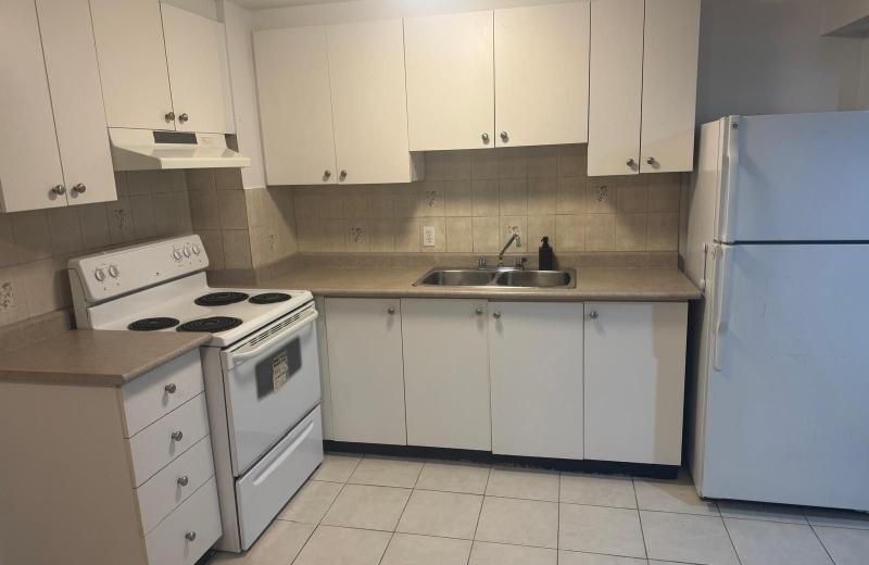 6099 Rowers Crescent Bsmt, Mississauga, ON L5V 3A2