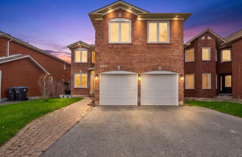 6182 Duford Drive, Mississauga, ON L5V 1A5