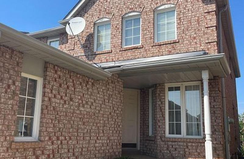 5933 Hemingway Road, Mississauga, ON L5M 5M1