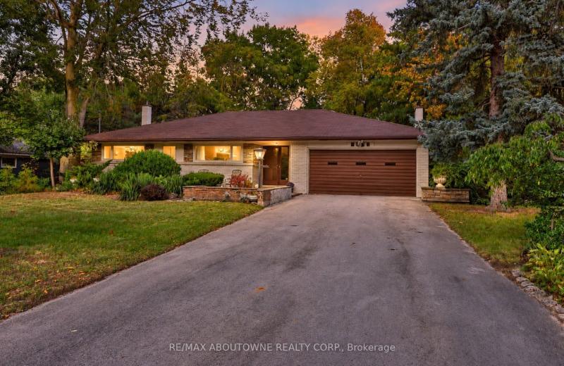2086 Glenforest Crescent, Oakville, ON L6J 2G4