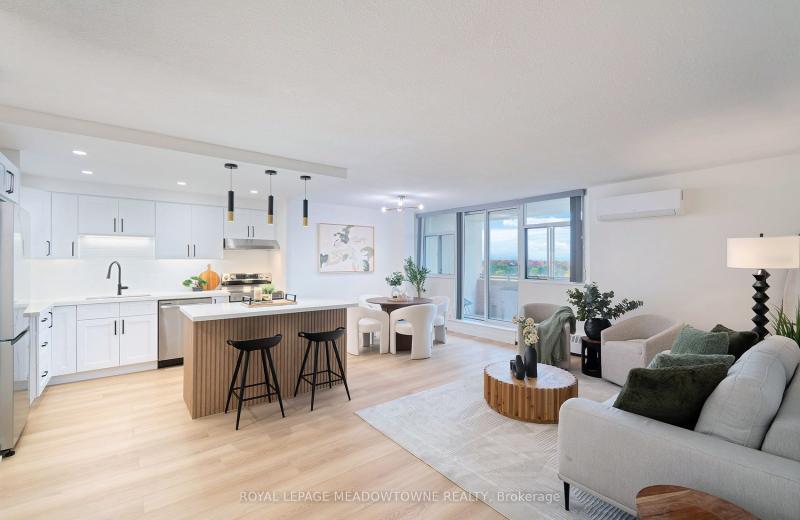 2301 Derry Road W #806, Mississauga, ON L5N 2R4