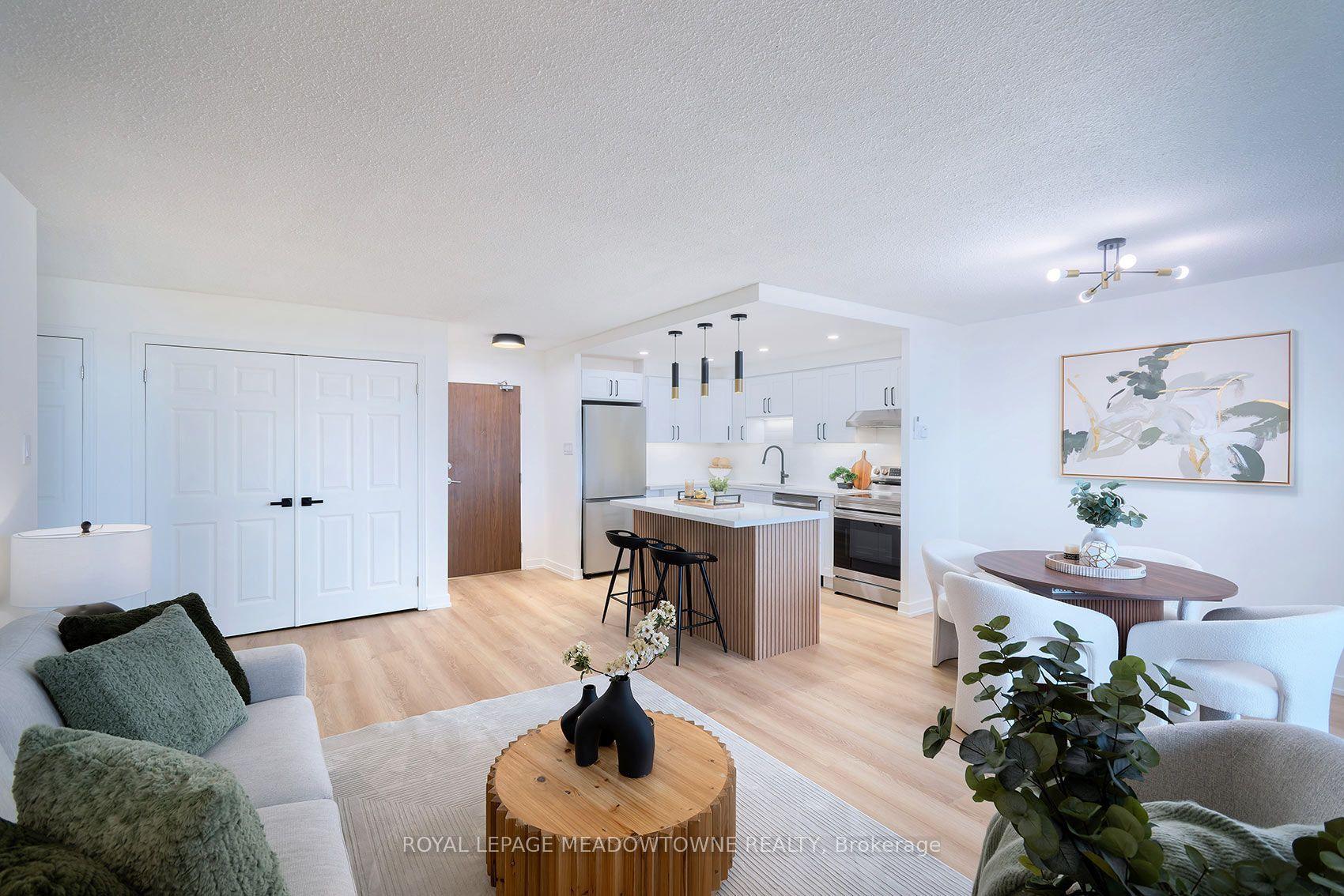 2301 Derry Road W #806, Mississauga, ON L5N 2R4
