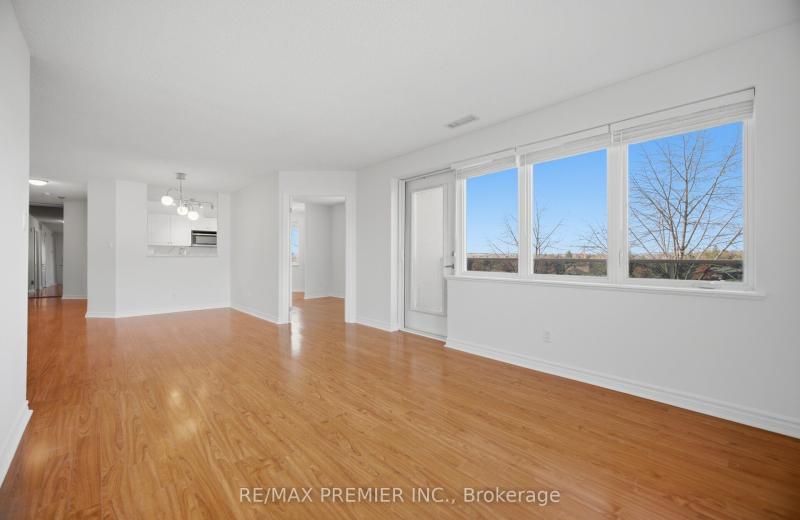 3 Dayspring Circle 401, Brampton, ON L6P 1B7