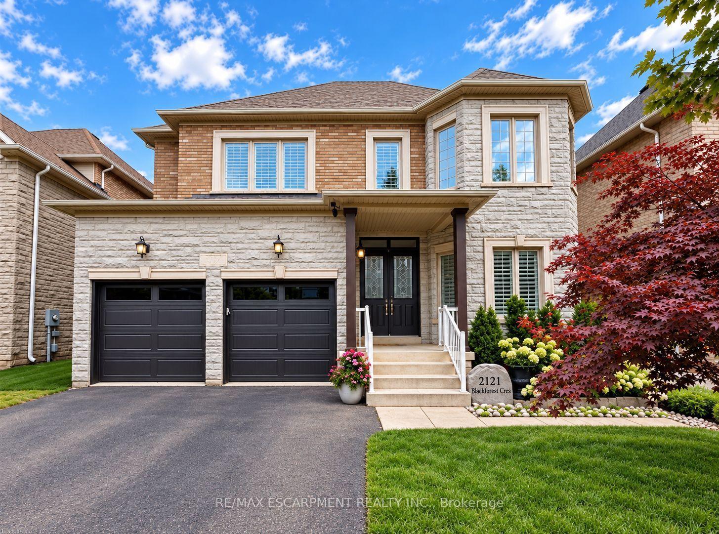 2121 Blackforest Crescent, Oakville, ON L6M 4T6
