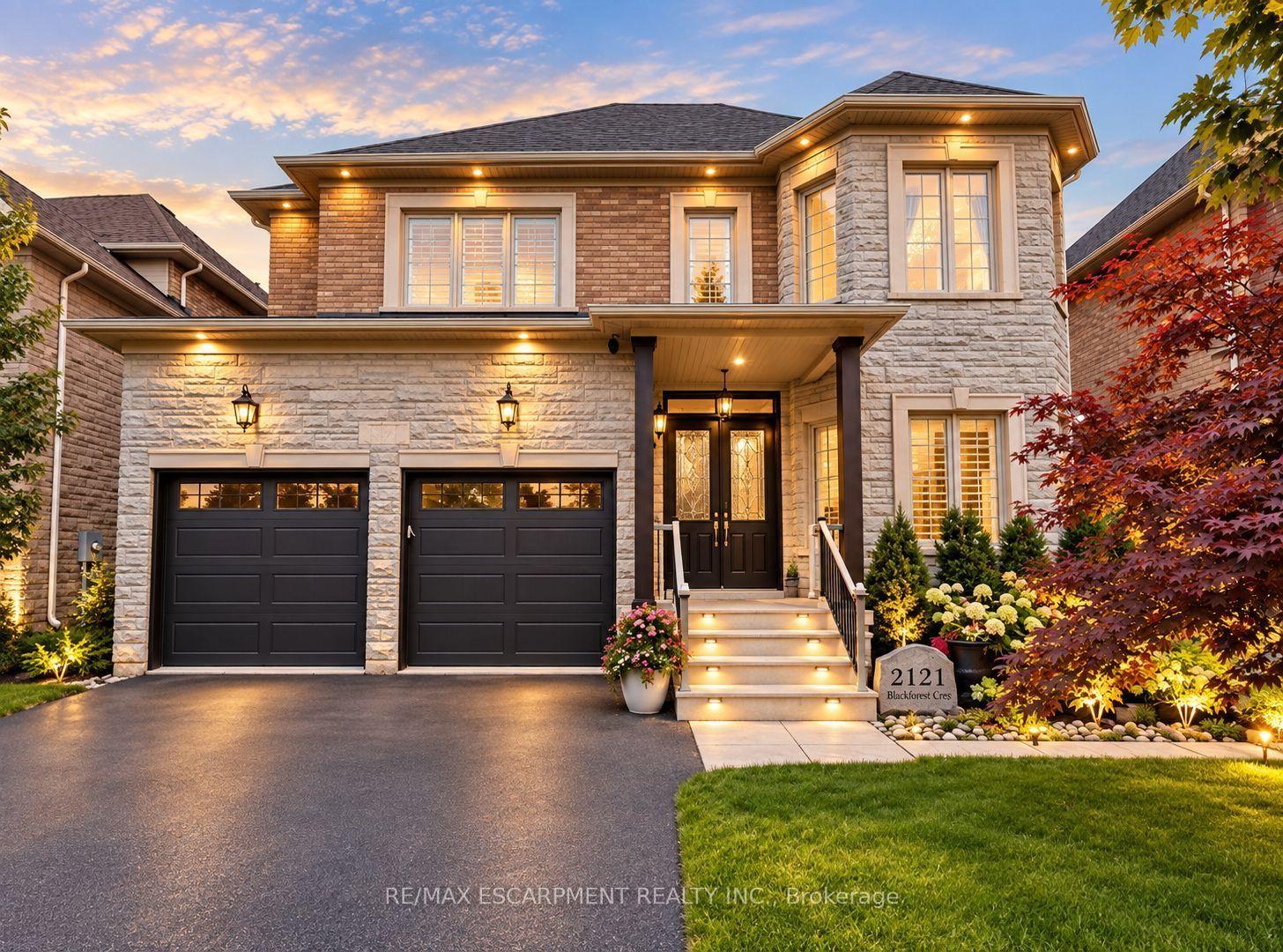 2121 Blackforest Crescent, Oakville, ON L6M 4T6
