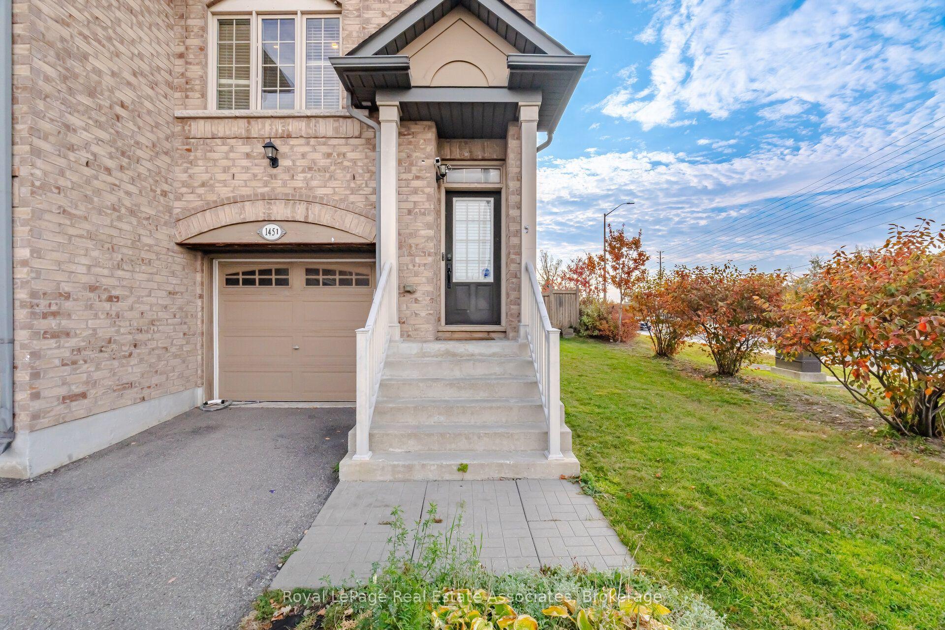 1451 Granrock Crescent, Mississauga, ON L5V 0E1