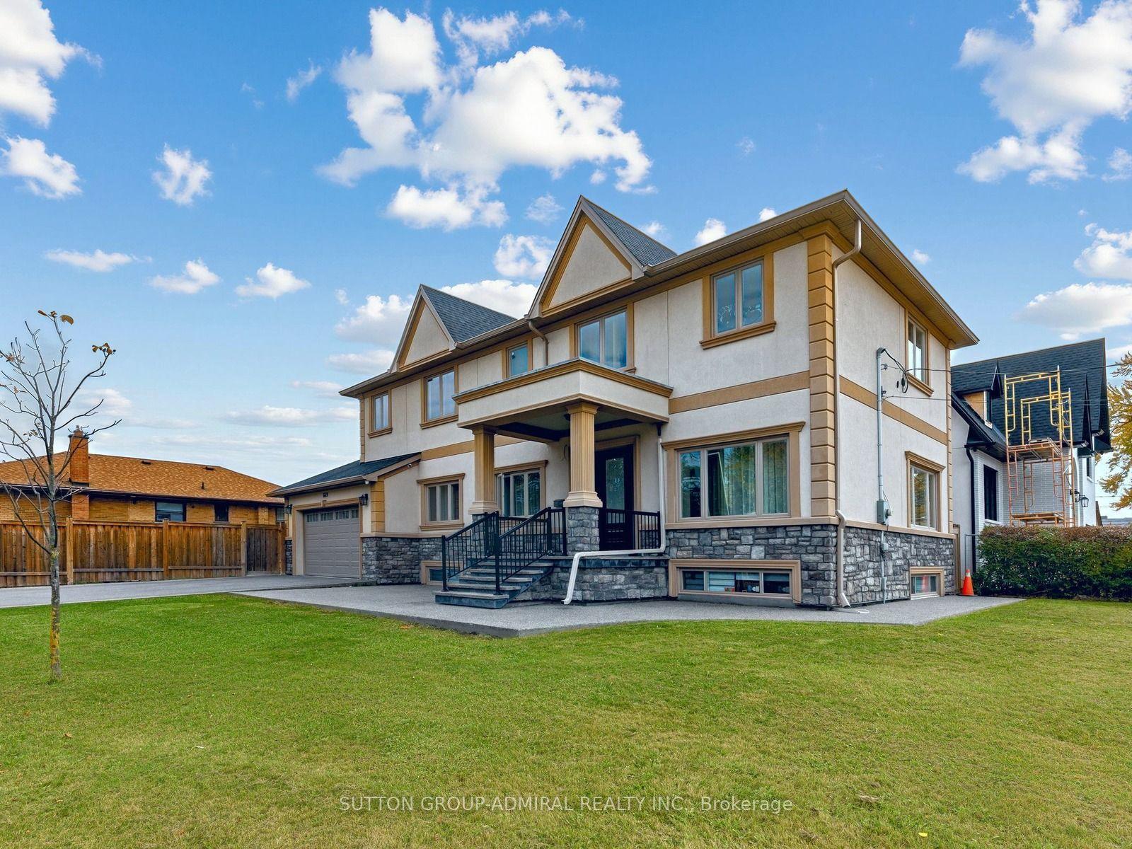 669 Roding Street, Toronto, ON M3M 2A8
