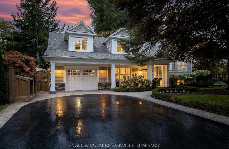 330 Camelot Court, Burlington, ON L7L 2G3