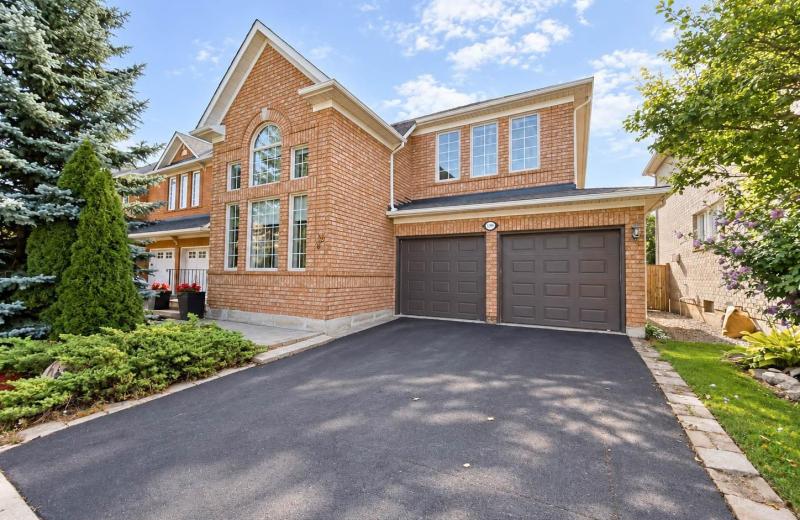 1396 Thorncrest Crescent, Oakville, ON L6M 3Y9