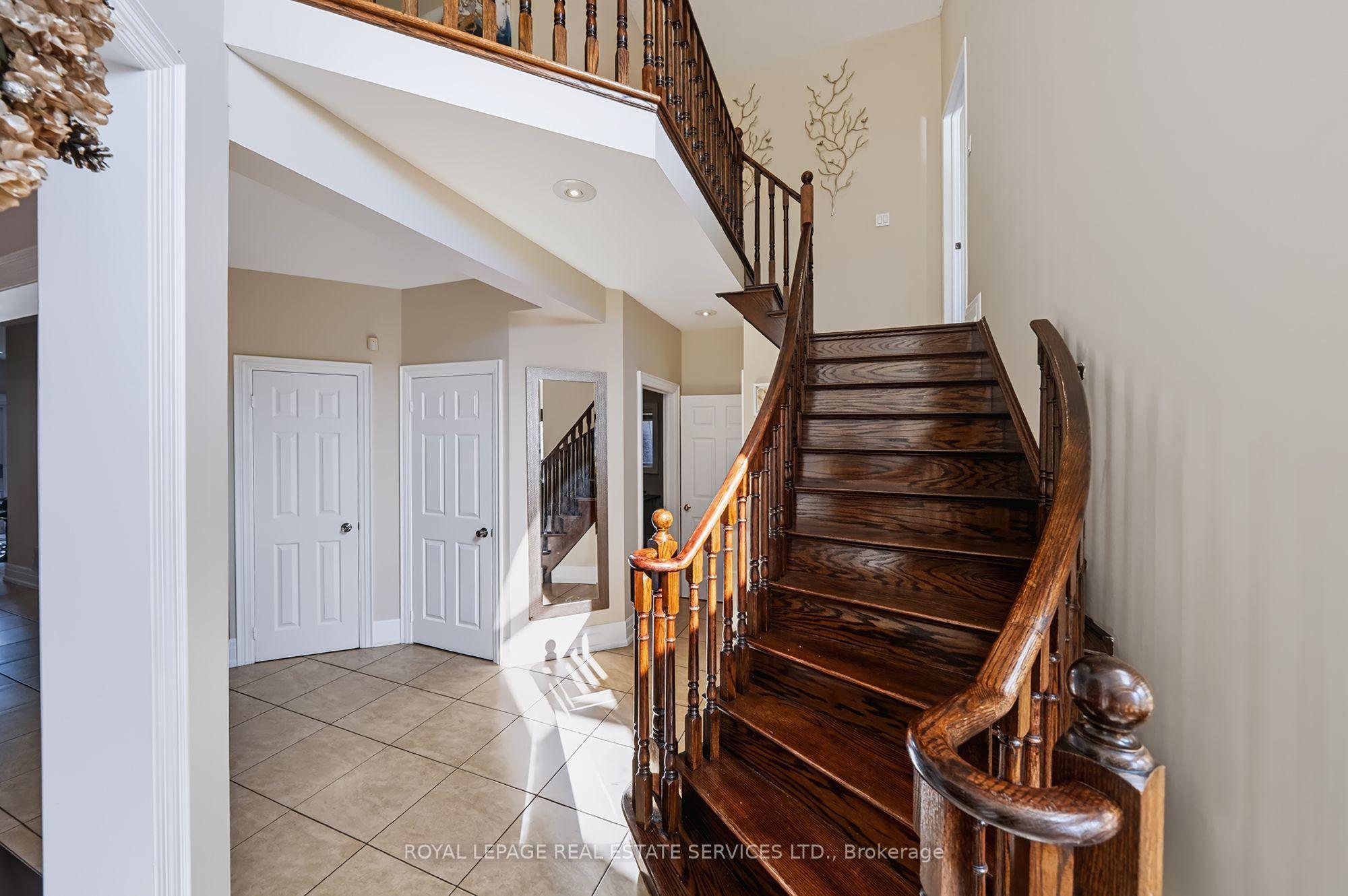 1349 Midgreen Lane, Mississauga, ON L5V 1V5