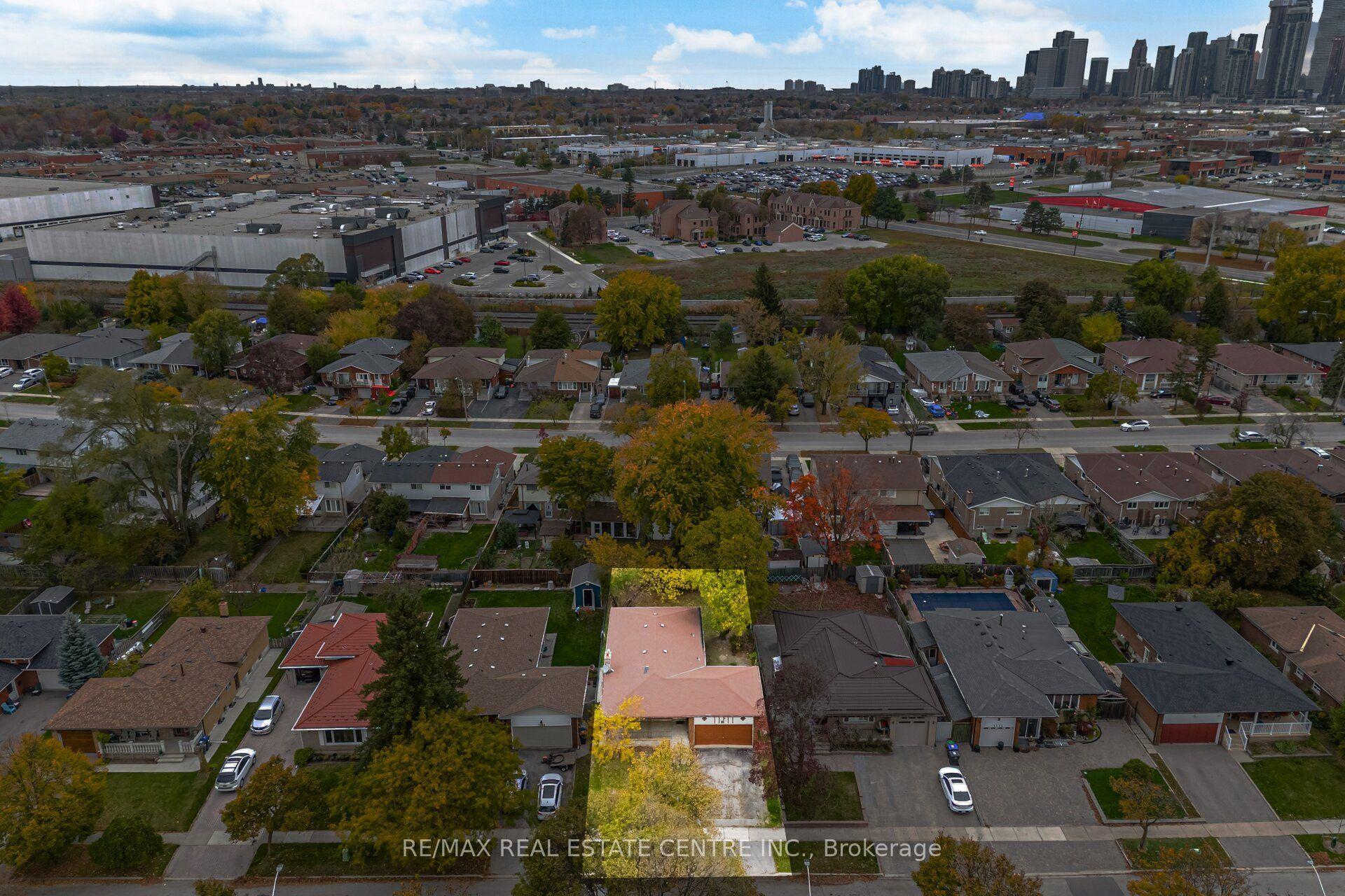 1161 Chada Avenue, Mississauga, ON L5C 1P8