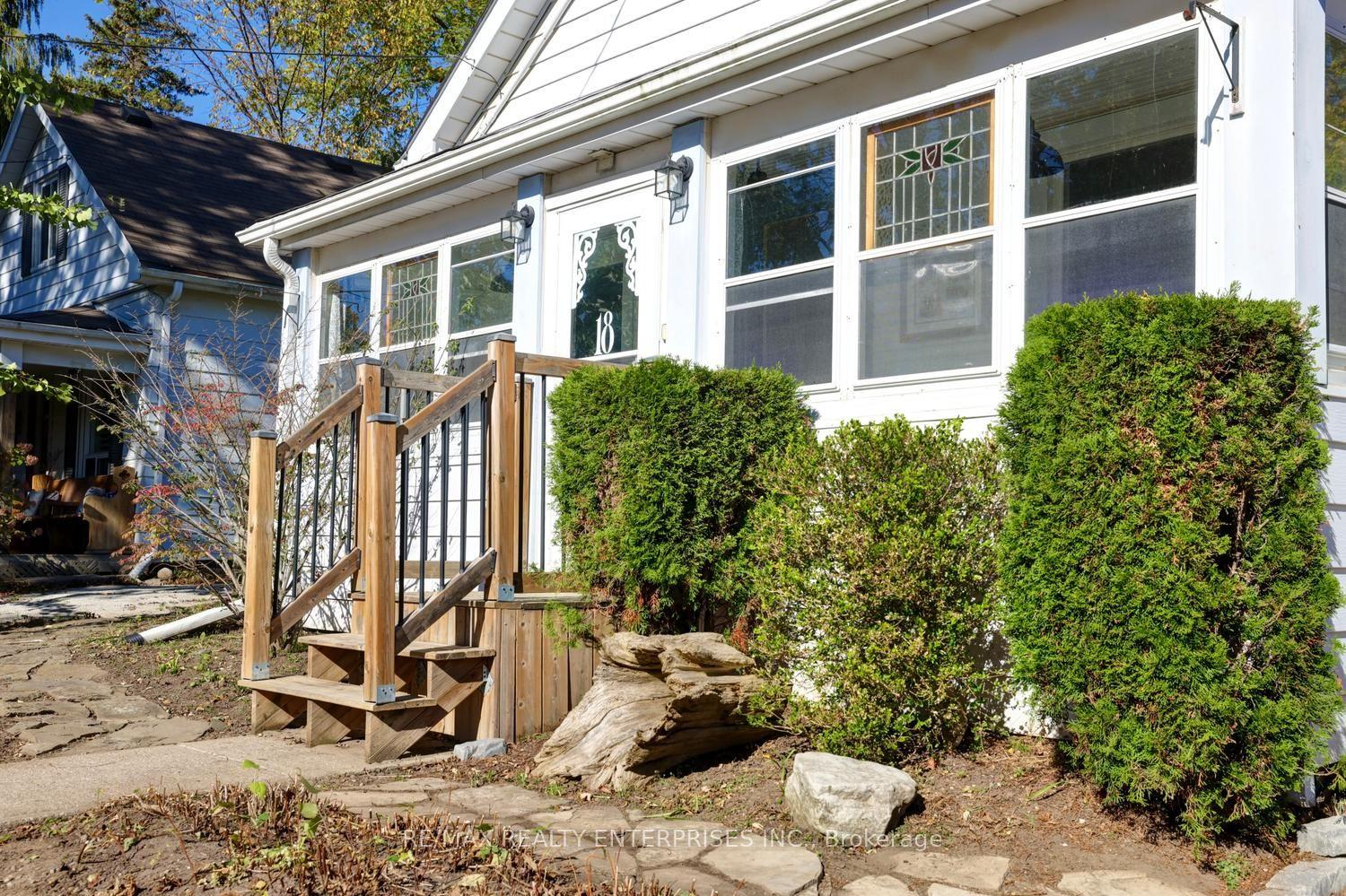 18 Murdock Street, Halton Hills, ON L7G 3L8
