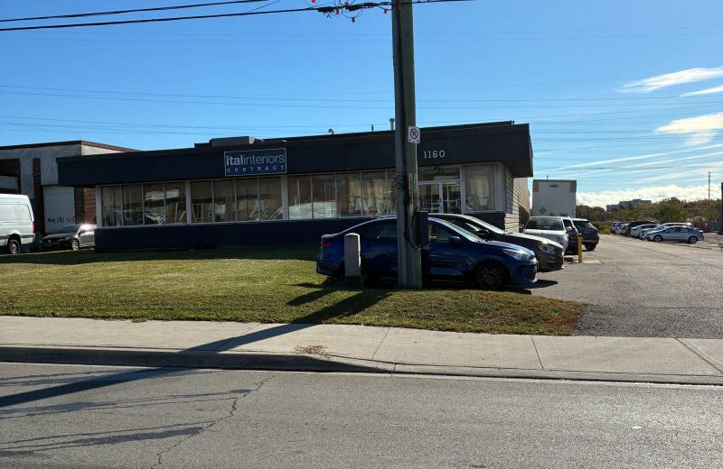 1160 Fewster Drive, Mississauga, ON L4W 1A1