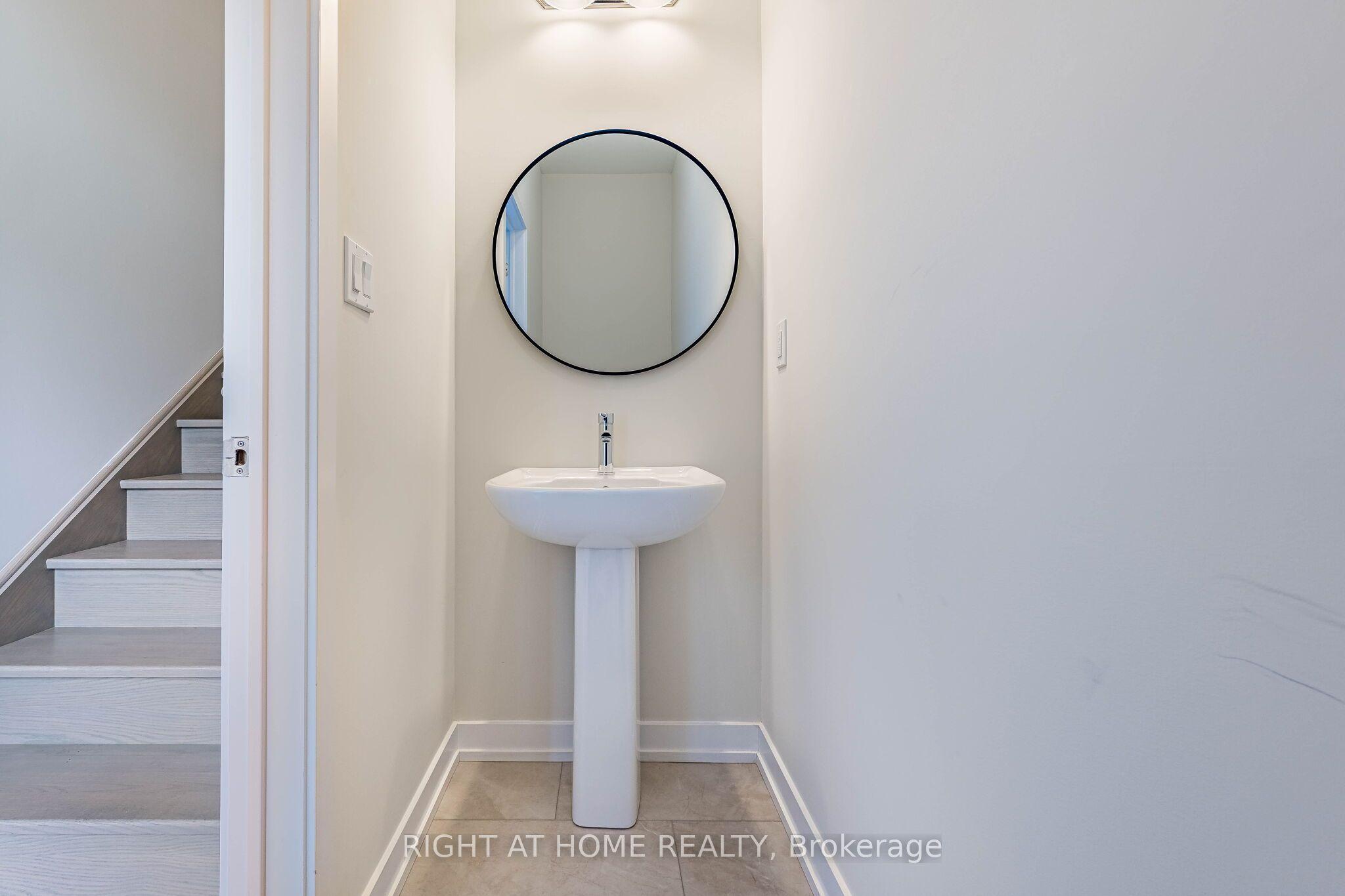 1330 Shevchenko Boulevard, Oakville, ON L6M 5R4
