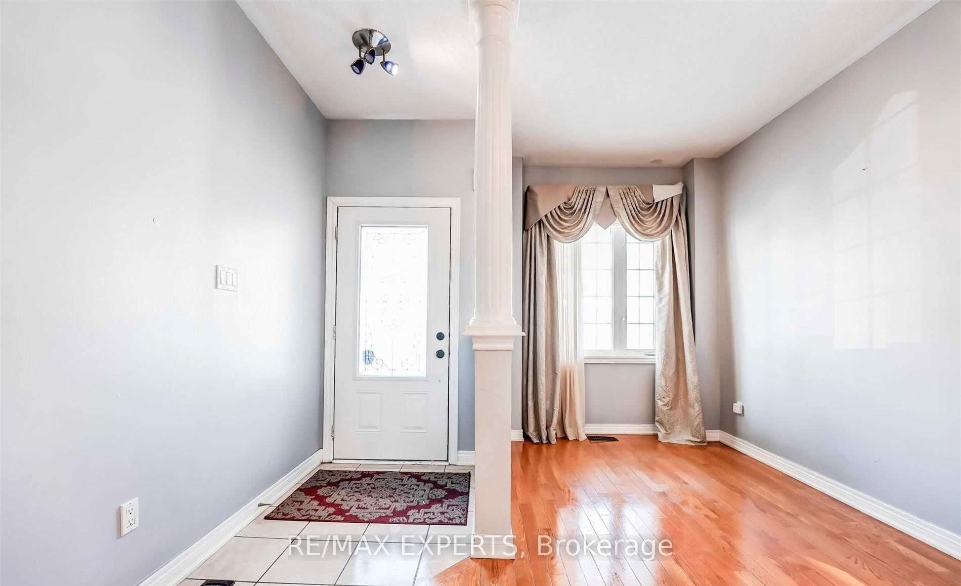 31 Vincent Street, Brampton, ON L6R 0G8