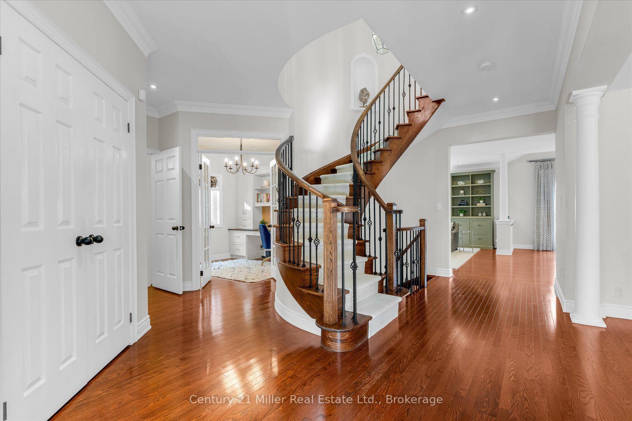 2349 Presquile Drive, Oakville, ON L6H 7P9