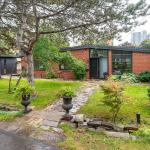 1 Babington Court, Toronto, ON M9A 1J7