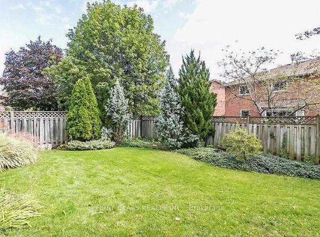 1120 Goodson Crescent, Oakville, ON L6H 4A5